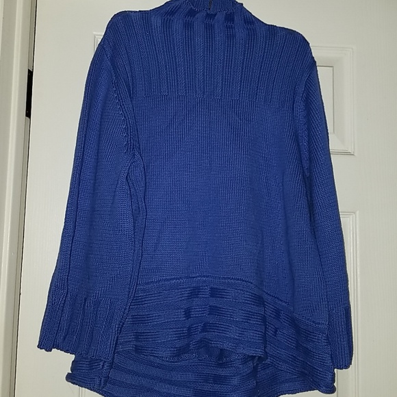 Sweater - Picture 1 of 4